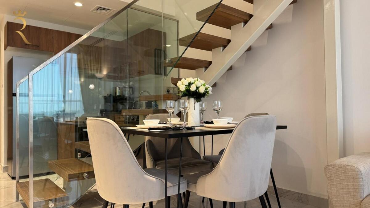 Rooftop Luxury 2br Haven With Jacuzzi In Masdar *