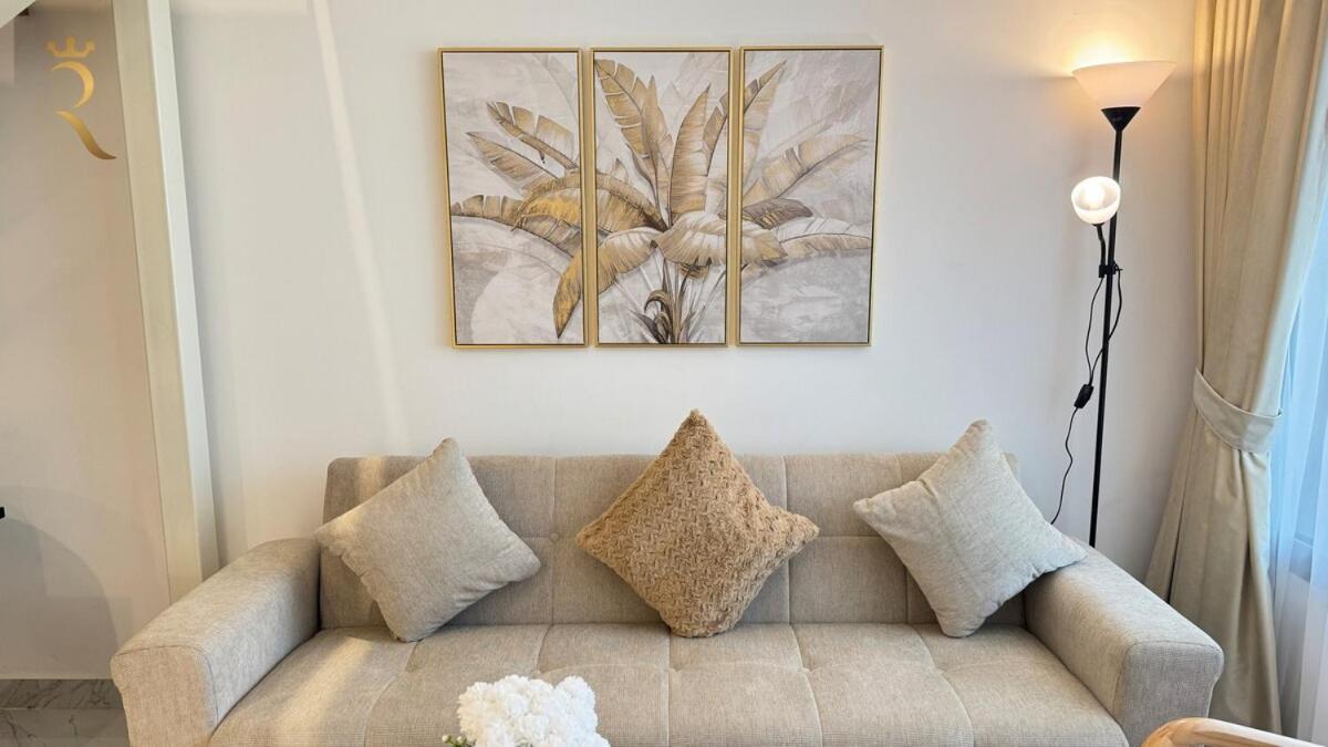 Rooftop Luxury 2br Haven With Jacuzzi In Masdar Apartment