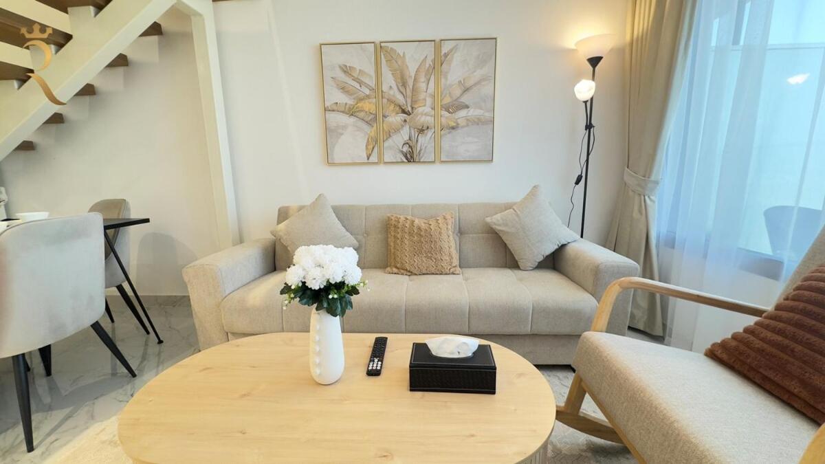 Rooftop Luxury 2br Haven With Jacuzzi In Masdar Abu Dhabi