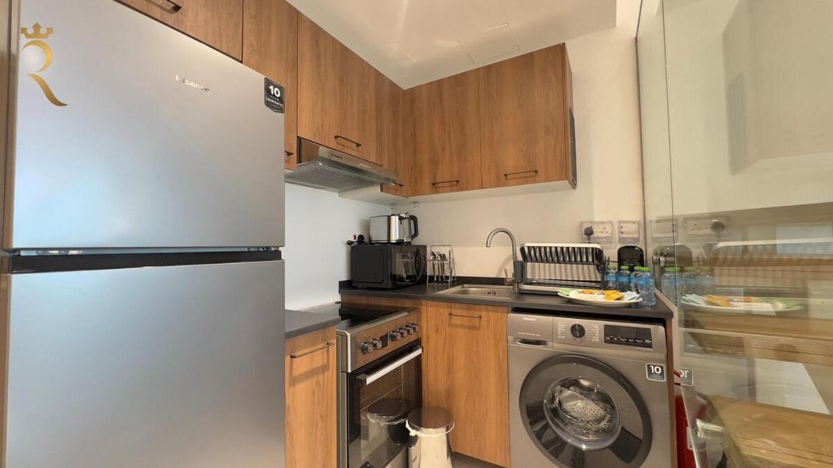 Rooftop Luxury 2br Haven With Jacuzzi In Masdar Apartment Abu Dhabi